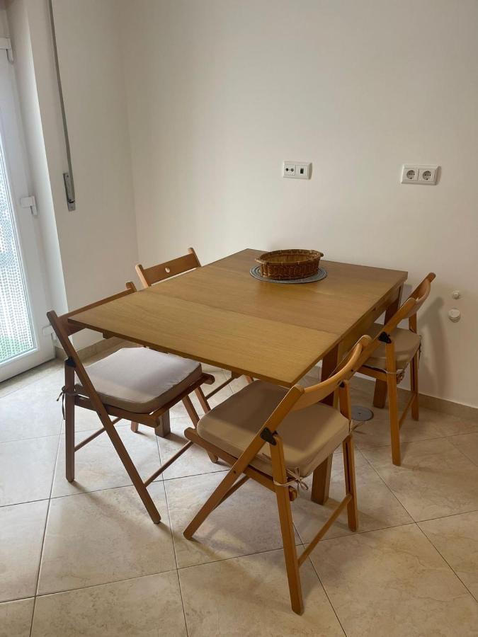 Cricket Apartments Ferrel  Eksteriør bilde